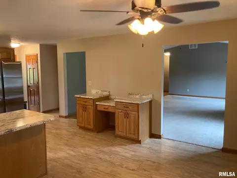 Entry Way - 8050 Little Eagle Dr, Springfield, IL 62712 photo 2 of 4