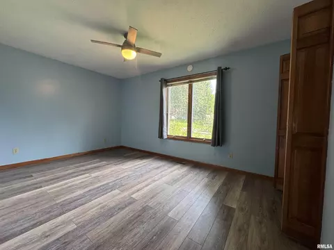 Bedroom - 8050 Little Eagle Dr, Springfield, IL 62712 photo 5 of 6