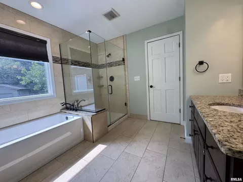 Bath - 8050 Little Eagle Dr, Springfield, IL 62712 photo 8 of 8