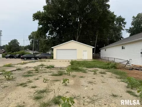 2133 E North Grand Ave, Springfield, IL 62702 photo 3