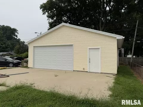 2133 E North Grand Ave, Springfield, IL 62702 photo 2