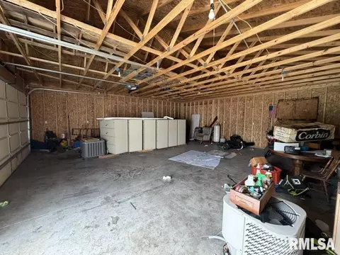 2133 E North Grand Ave, Springfield, IL 62702 photo 5