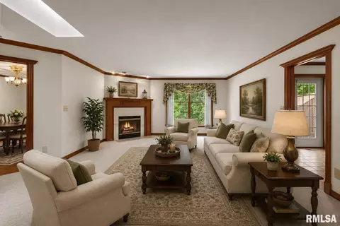 Living - 1830 Cherry Rd, Springfield, IL 62704 photo 4 of 16