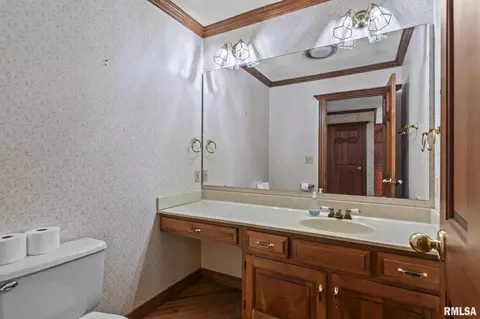Bath - 1830 Cherry Rd, Springfield, IL 62704 photo 1 of 4