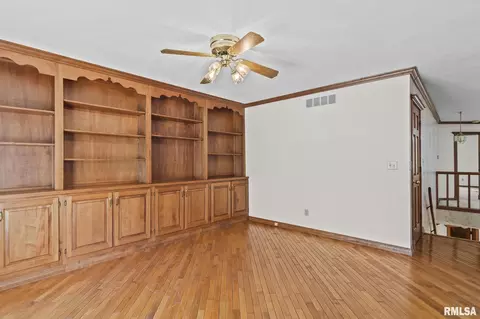 Living - 1830 Cherry Rd, Springfield, IL 62704 photo 9 of 16