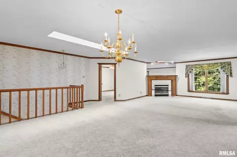 Living - 1830 Cherry Rd, Springfield, IL 62704 photo 12 of 16
