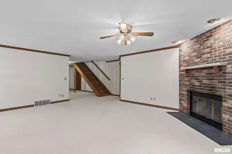 Living - 1830 Cherry Rd, Springfield, IL 62704 photo 7 of 16