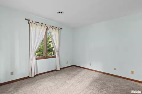 Bedroom - 53 Frontier Lake Ests, Springfield, IL 62707 photo 3 of 10