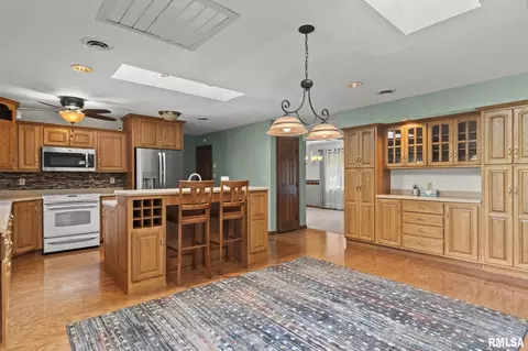 Kitchen - 53 Frontier Lake Ests, Springfield, IL 62707 photo 3 of 5