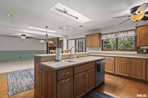 Kitchen - 53 Frontier Lake Ests, Springfield, IL 62707 photo 5 of 5