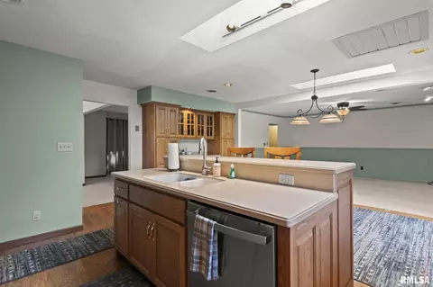 Kitchen - 53 Frontier Lake Ests, Springfield, IL 62707 photo 4 of 5