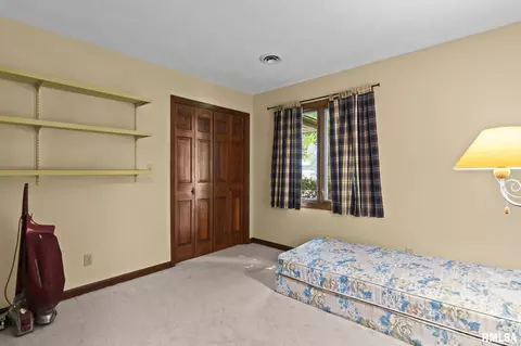 Bedroom - 53 Frontier Lake Ests, Springfield, IL 62707 photo 5 of 10