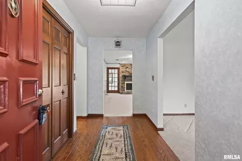 Entry Way - 53 Frontier Lake Ests, Springfield, IL 62707 photo 1 of 2