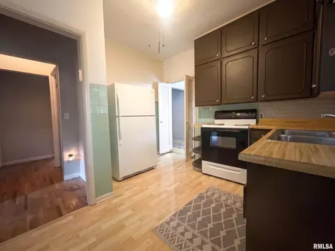 Kitchen - 1850 Laurel St, Hamilton, IL 62341 photo 2 of 3