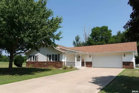107 Weber Rd, Galesburg, IL 61401