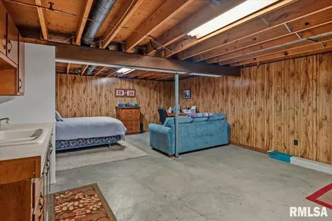 Bedroom - 1349 Crestview Dr, Springfield, IL 62702 photo 6 of 6