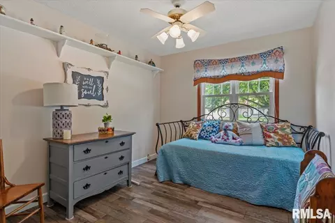 Bedroom - 1349 Crestview Dr, Springfield, IL 62702 photo 1 of 6