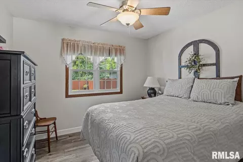 Bedroom - 1349 Crestview Dr, Springfield, IL 62702 photo 2 of 6