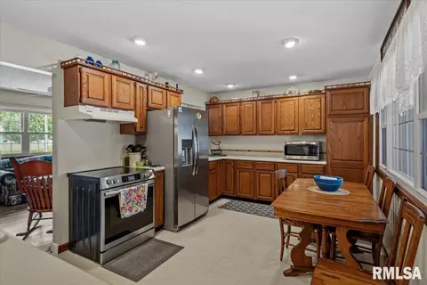 Kitchen - 1349 Crestview Dr, Springfield, IL 62702 photo 1 of 2