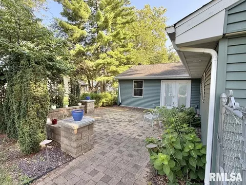 Exterior - 1920 Stanhope Rd, Springfield, IL 62702 photo 3 of 7
