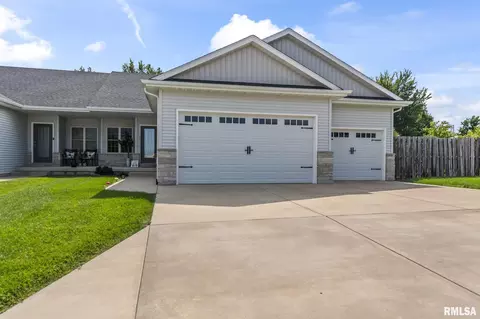 Exterior - 1514 Balfour Dr, Springfield, IL 62711 photo 3 of 8