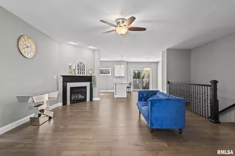 Entry Way - 1514 Balfour Dr, Springfield, IL 62711 photo 1 of 7