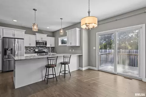 Kitchen - 1514 Balfour Dr, Springfield, IL 62711 photo 5 of 5