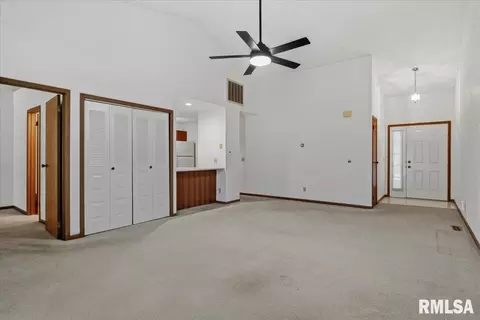 Living - 3211 Ashley Ln, Springfield, IL 62707 photo 2 of 3