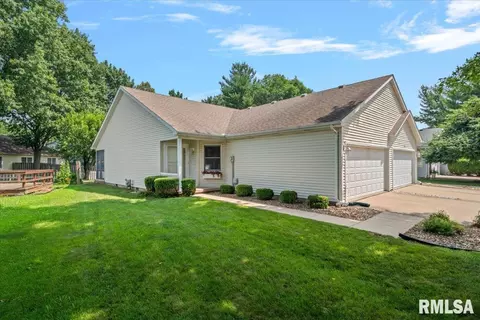 Exterior - 3211 Ashley Ln, Springfield, IL 62707 photo 2 of 6