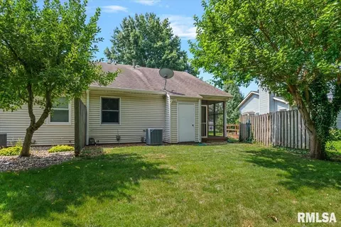 Exterior - 3211 Ashley Ln, Springfield, IL 62707 photo 6 of 6
