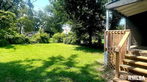 Exterior - 121 S Wesley St, Springfield, IL 62703 photo 3 of 4