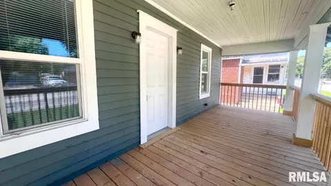 Exterior - 121 S Wesley St, Springfield, IL 62703 photo 2 of 4