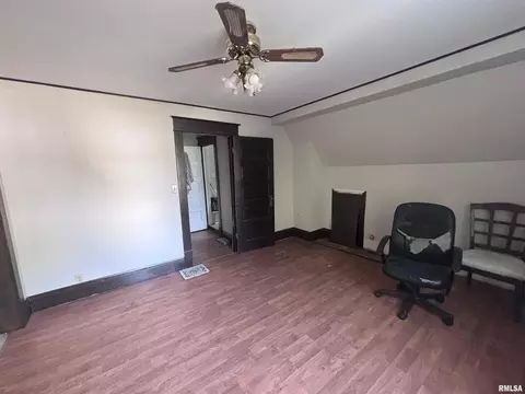 2212 S 10th St, Springfield, IL 62703 photo 5