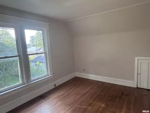2212 S 10th St, Springfield, IL 62703 photo 3