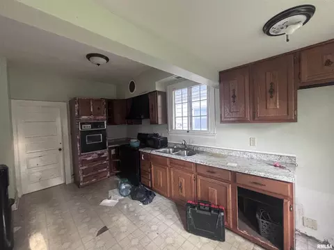 2212 S 10th St, Springfield, IL 62703 photo 10
