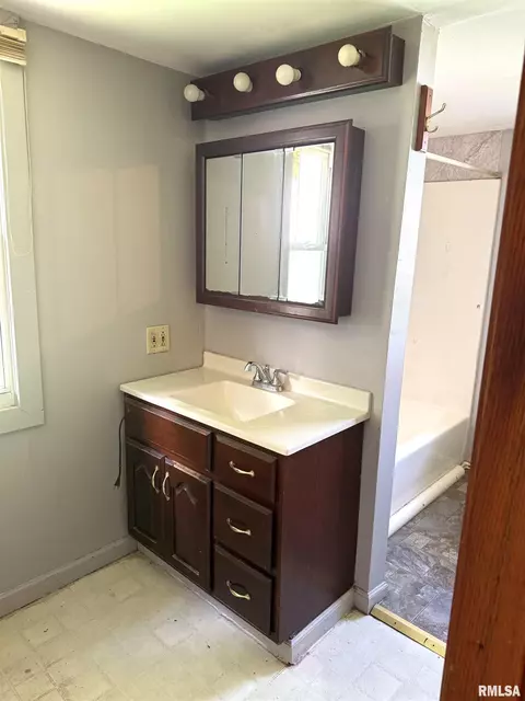 Bath - 112 Smith St, Ursa, IL 62376 photo 1 of 1