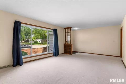 Living - 169 Bellerive Rd, Springfield, IL 62704 photo 5 of 8