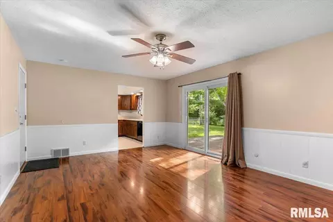 Living - 169 Bellerive Rd, Springfield, IL 62704 photo 8 of 8