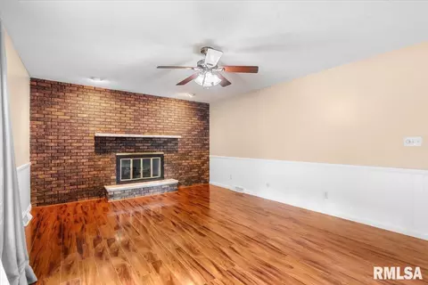 Living - 169 Bellerive Rd, Springfield, IL 62704 photo 7 of 8