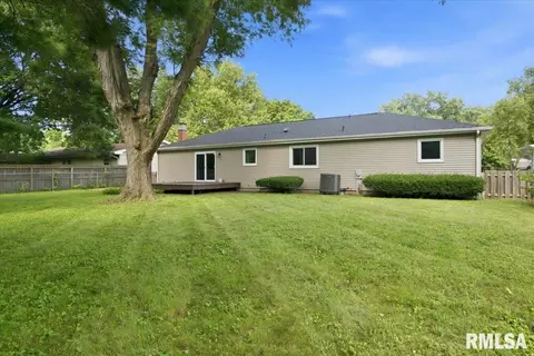 Exterior - 169 Bellerive Rd, Springfield, IL 62704 photo 2 of 4