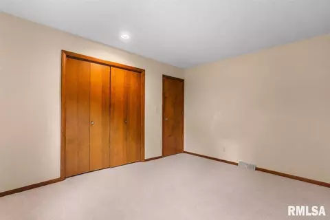 Bedroom - 169 Bellerive Rd, Springfield, IL 62704 photo 7 of 9