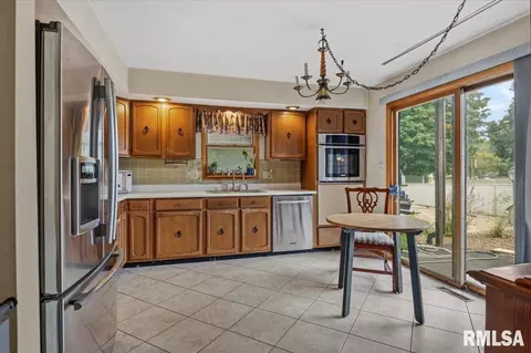 2400 Cahokia Dr, Springfield, IL 62703 photo 9