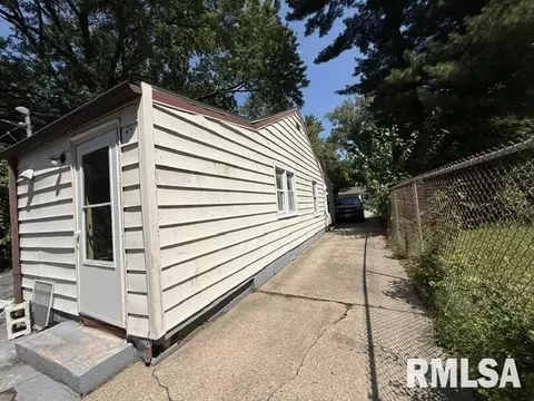 Other - 2204 E Adams St, Springfield, IL 62703 photo 3 of 4