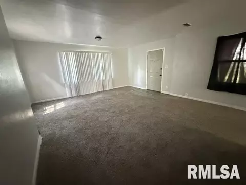 Living - 2204 E Adams St, Springfield, IL 62703 photo 1 of 2