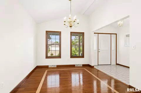 Other - 3908 Greenfield Dr, Springfield, IL 62704 photo 3 of 16