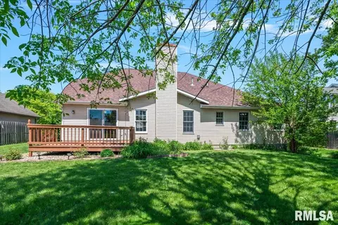 Exterior - 3908 Greenfield Dr, Springfield, IL 62704 photo 6 of 7