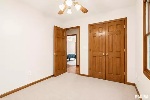 Bedroom - 3908 Greenfield Dr, Springfield, IL 62704 photo 5 of 9