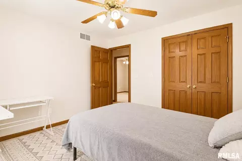 Bedroom - 3908 Greenfield Dr, Springfield, IL 62704 photo 9 of 9