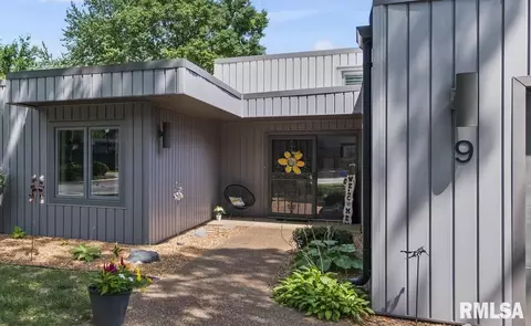 Exterior - 2201 W Washington St, Springfield, IL 62702 photo 3 of 11