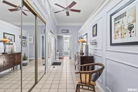 Entry Way - 2201 W Washington St, Springfield, IL 62702 photo 1 of 4